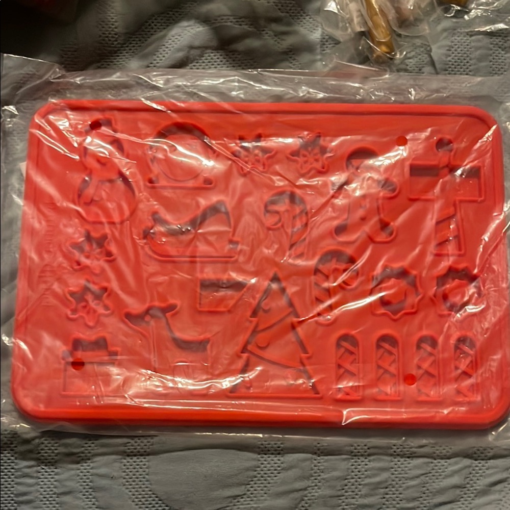 The Pampered Chef  Christmas Mold #100134